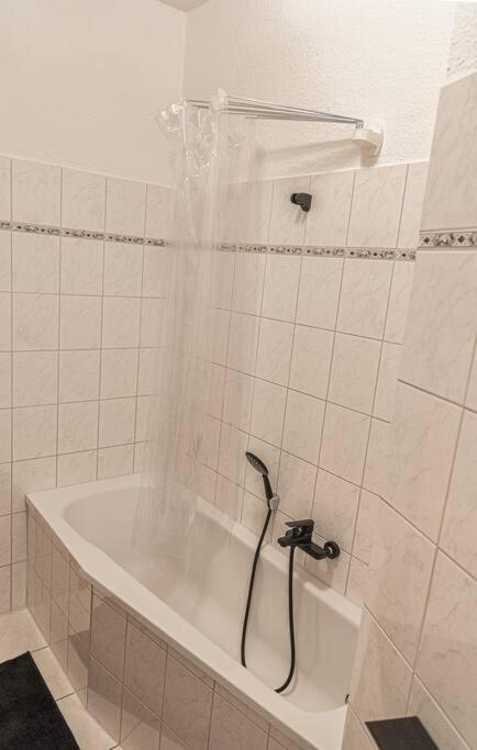 Апартаменти Blue Chili 23 - Modern, Zentral, Mit Balkon Магдебург Екстер'єр фото